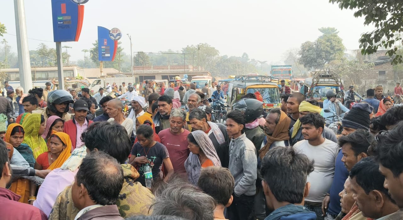 सड़क दुर्घटना में घायल एक व्यक्ति की इलाज के दौरान मौत